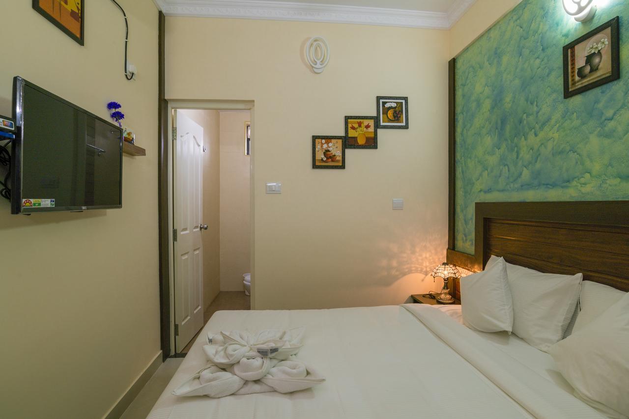 บลู เบลล์ แอร์พอร์ต โฮเต็ล Hotel เนดุมบัสเซรี ภายนอก รูปภาพ
