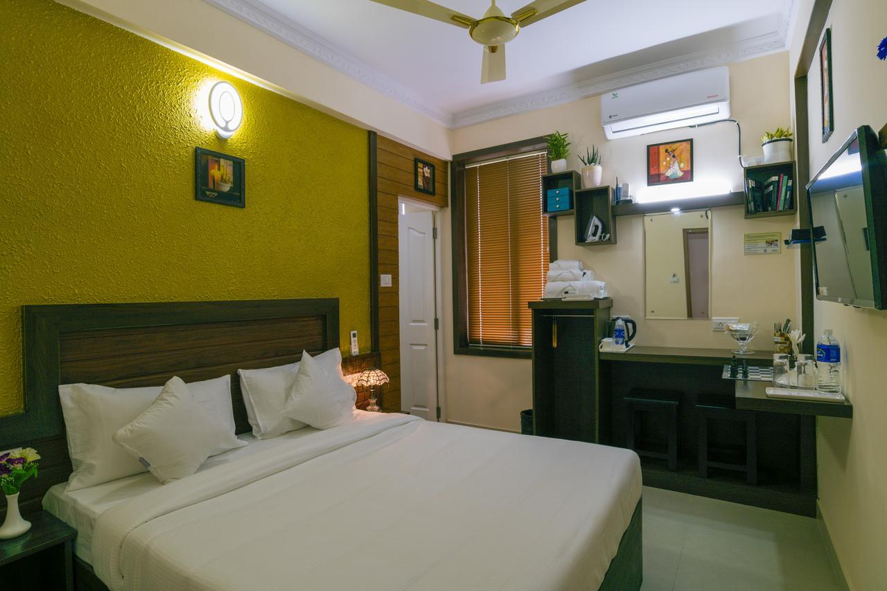 บลู เบลล์ แอร์พอร์ต โฮเต็ล Hotel เนดุมบัสเซรี ภายนอก รูปภาพ