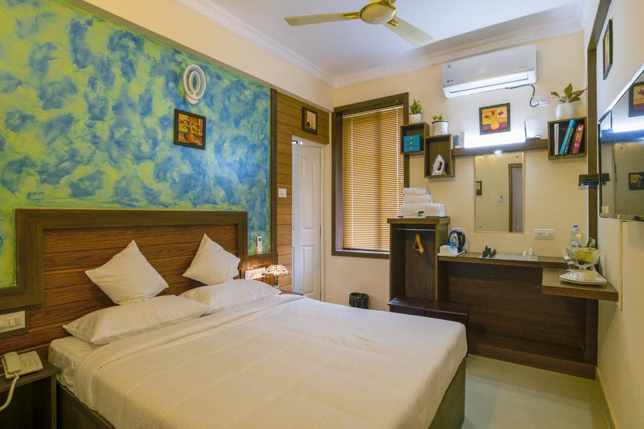 บลู เบลล์ แอร์พอร์ต โฮเต็ล Hotel เนดุมบัสเซรี ภายนอก รูปภาพ