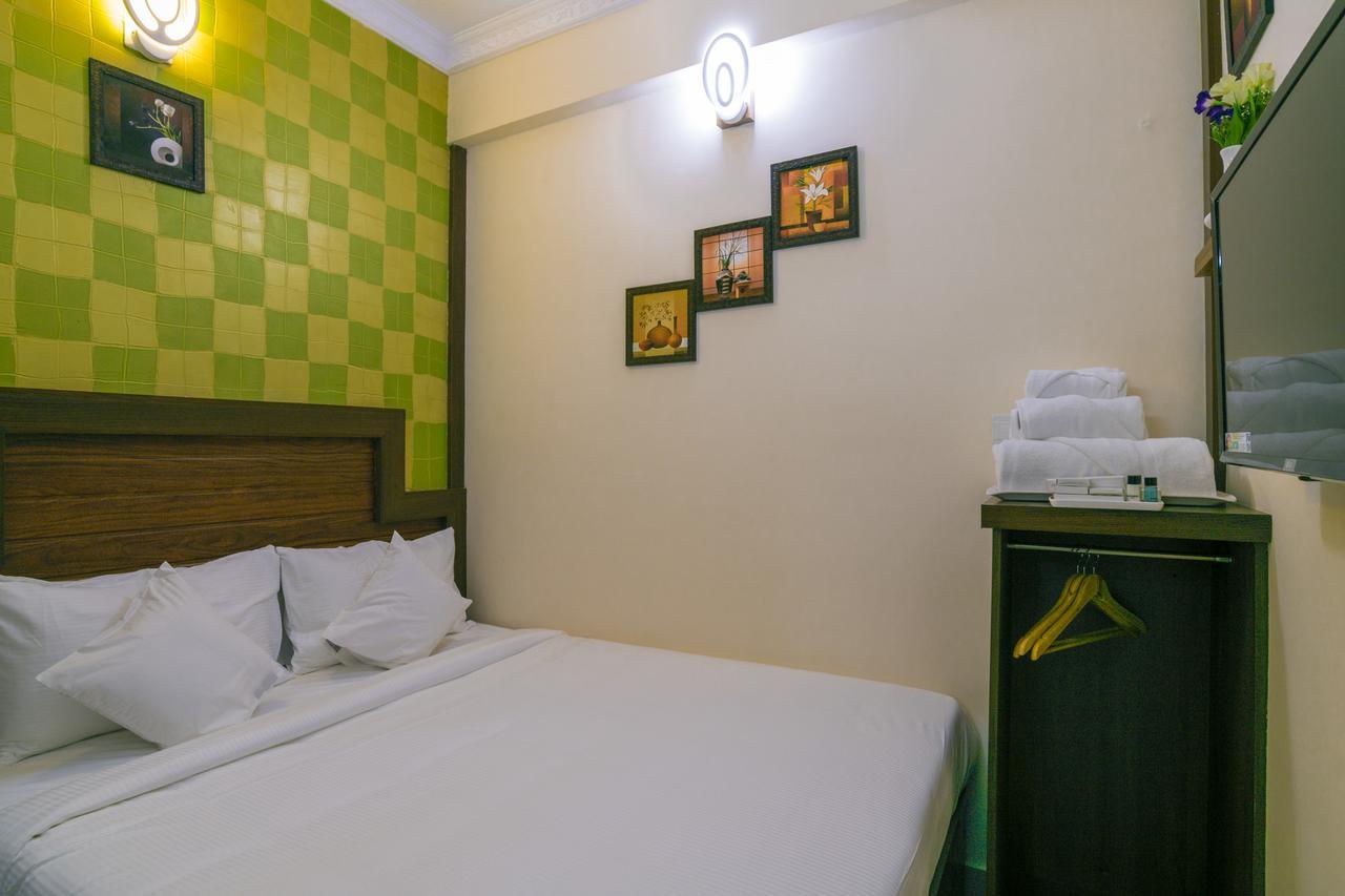 บลู เบลล์ แอร์พอร์ต โฮเต็ล Hotel เนดุมบัสเซรี ภายนอก รูปภาพ