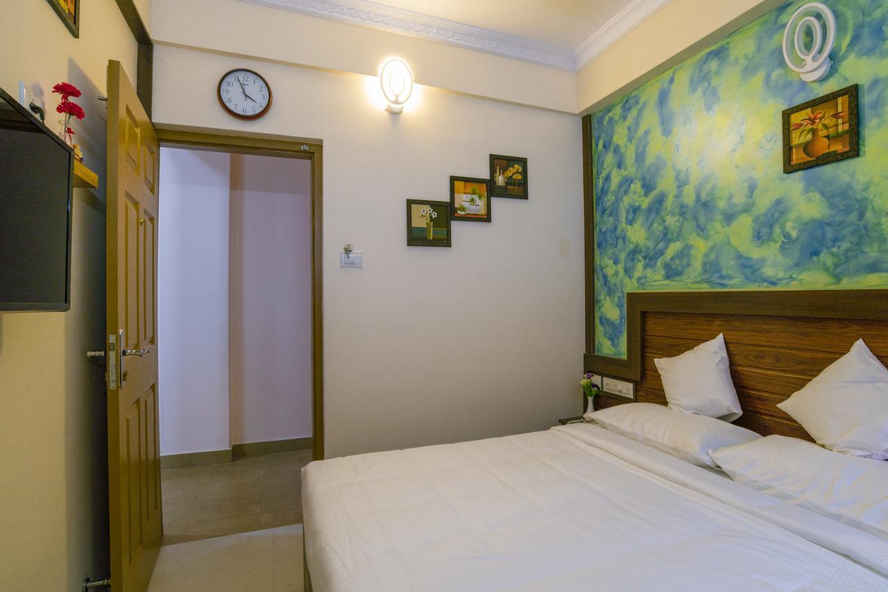 บลู เบลล์ แอร์พอร์ต โฮเต็ล Hotel เนดุมบัสเซรี ภายนอก รูปภาพ
