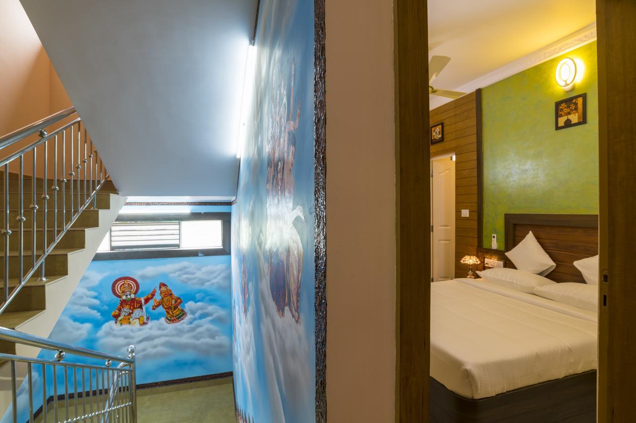 บลู เบลล์ แอร์พอร์ต โฮเต็ล Hotel เนดุมบัสเซรี ภายนอก รูปภาพ