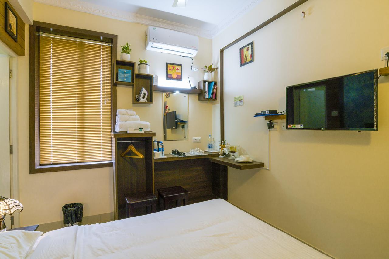 บลู เบลล์ แอร์พอร์ต โฮเต็ล Hotel เนดุมบัสเซรี ภายนอก รูปภาพ